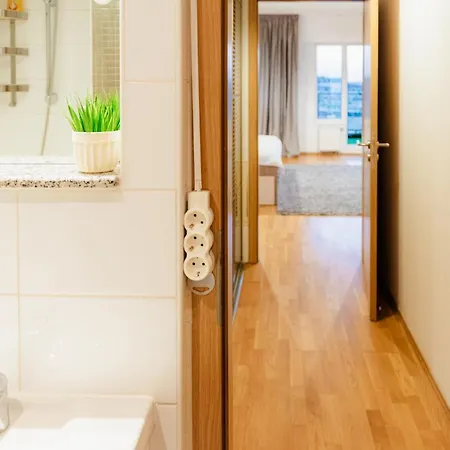 Luxury Penthouse With 5 Bedrooms 10 Min To Old Town Unirii Square Бухарест