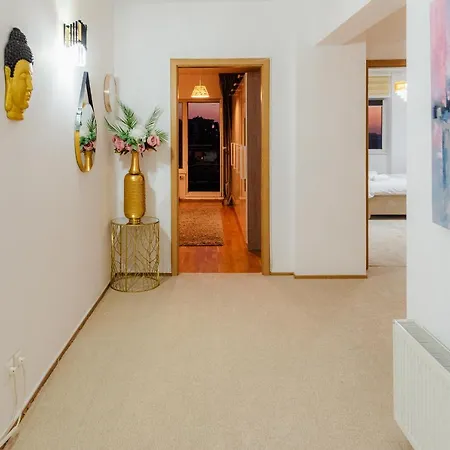 Apartment Luxury Penthouse With 5 Bedrooms 10 Min To Old Town Unirii Square Bukarest