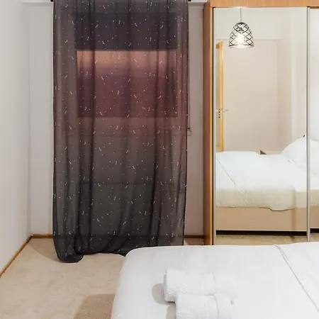 Апартаменты Luxury Penthouse With 5 Bedrooms 10 Min To Old Town Unirii Square Бухарест