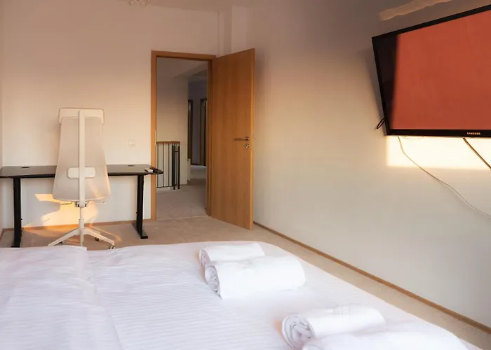 Luxury Penthouse With 5 Bedrooms 10 Min To Old Town Unirii Square דירה בוקרשט