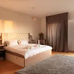 Luxury Penthouse With 5 Bedrooms 10 Min To Old Town Unirii Square Διαμέρισμα *